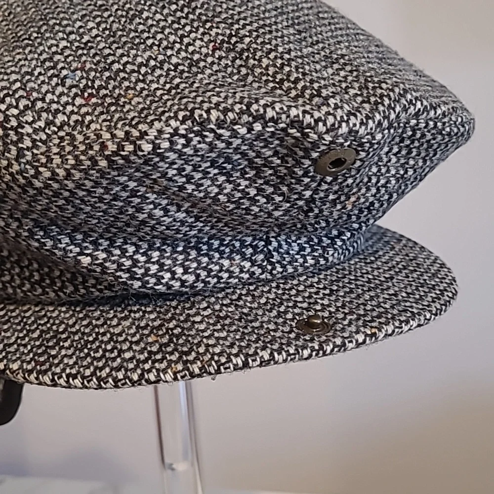Lake Of The Isles Wool Newsboy Slim Hat Fur Earflaps Mens M Snap Brim Black Gray